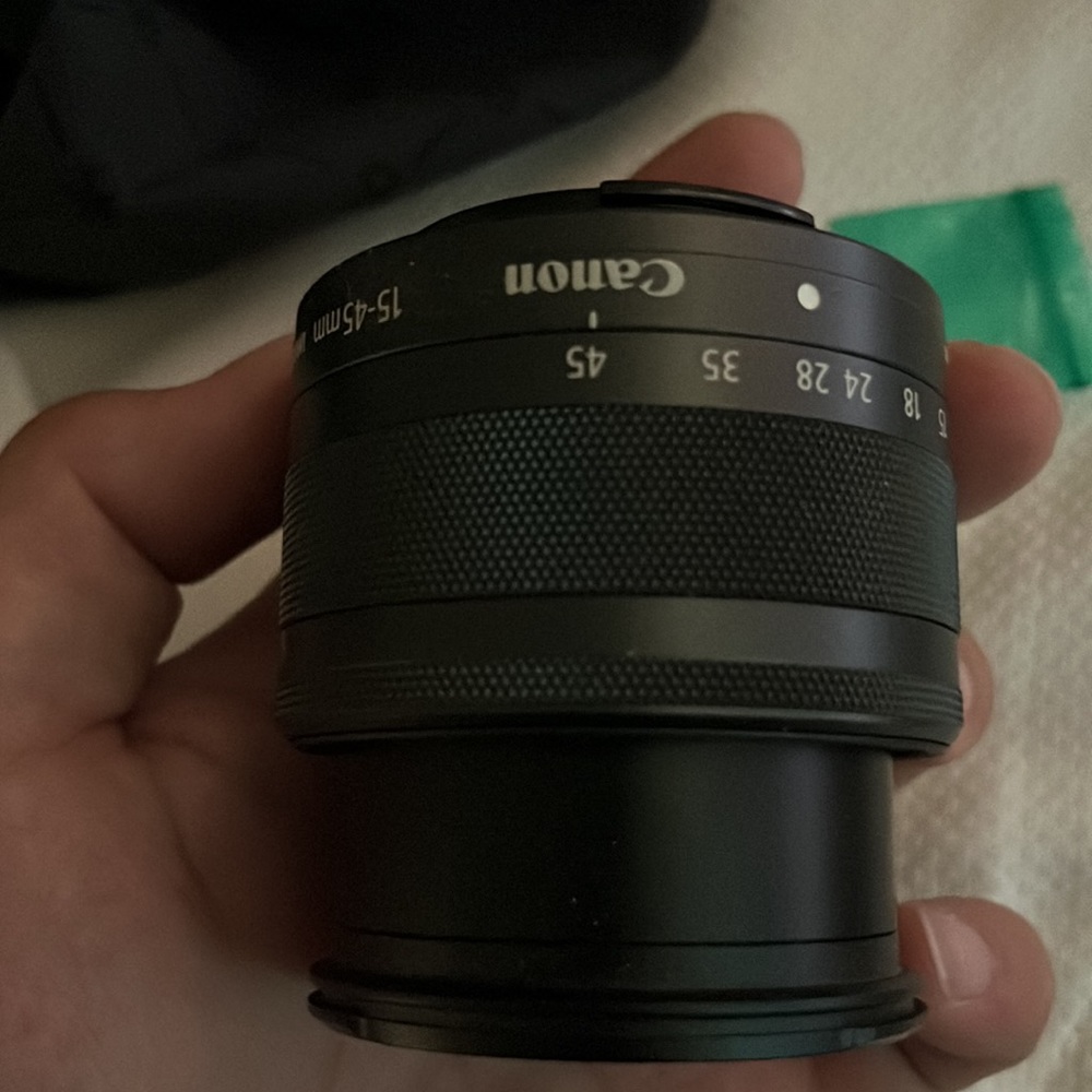 Canon camera - Picture 2 of 2